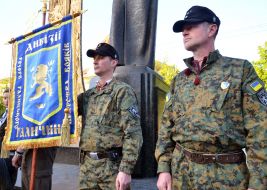 Парад вишиванок на честь дивізії СС "Галичина" у Львові