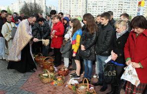 Освячення великодніх кошиків