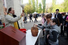 Consecration of Easter cakes