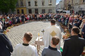 Освячення великодніх кошиків
