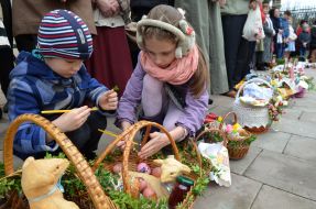 Освячення великодніх кошиків