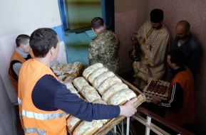 Easter cakes in jail