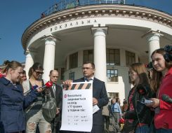 Nikolai Povoroznik near the "Vokzalnaya" metro station