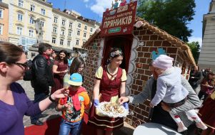 The largest baked gingerbread house In Lviv