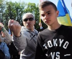 Clashes near the Memorial of Glory