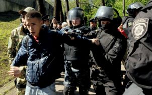 Clashes near the Memorial of Glory