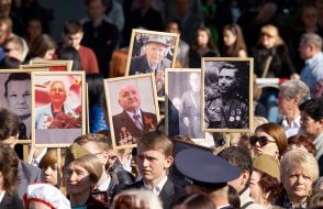 Участники марша “Бессмертный полк”