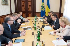 Vladimir Groisman and Paul Thomsen