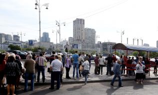 People at the bus stop