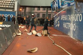 Fans FC "Dnipro" broke chairs at the stadium
