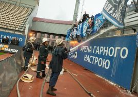 Fans FC "Dnipro" broke chairs at the stadium