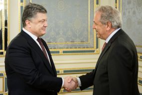 Petro Poroshenko and Dimitris Avramopulos