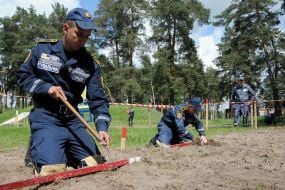 Демонстрація навичок з розмінування