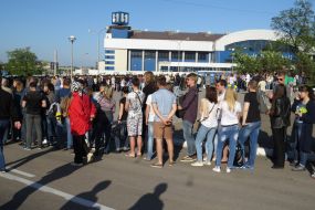Spectators waiting for the concert