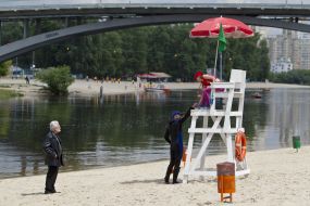 Lookout lifeguards on the beach