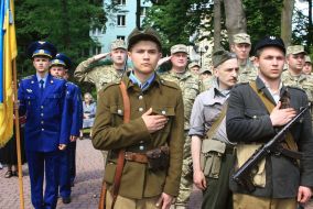 Memorial service for fallen heroes