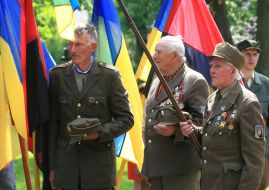 Memorial service for fallen heroes