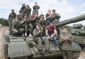 Artists at the training center of the National Guard