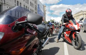 Motorcyclists are picketing the Kharkov City Council