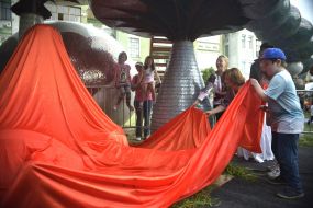 Opening of sculpture "Alice"