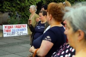 Participants of the picket against increase of tariffs