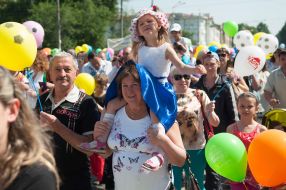 The parade of happy families