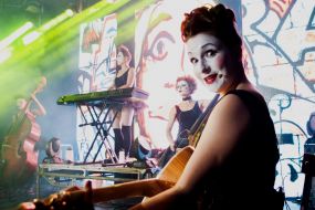 Фрік-кабаре "Dakh Daughters Band"