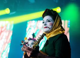 Фрік-кабаре "Dakh Daughters Band"