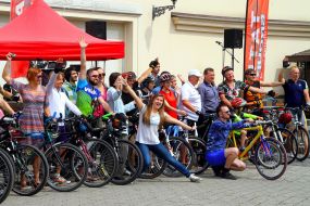 Participants of the bike ride "Embroidery Way"