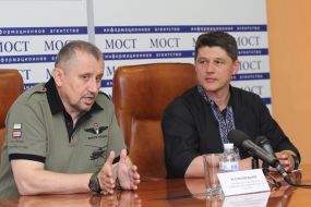 Andrew Sharaskin and Rostislav Vinar