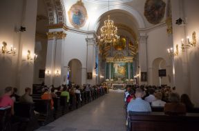 Меса в Олександрівському костелі