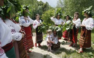 Girls in Ukrainian national costumes