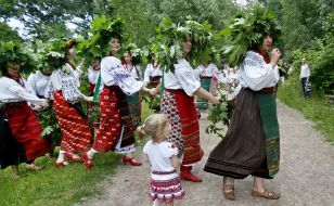Girls in Ukrainian national costumes
