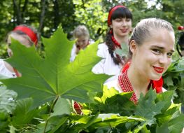 Girls in Ukrainian national costumes