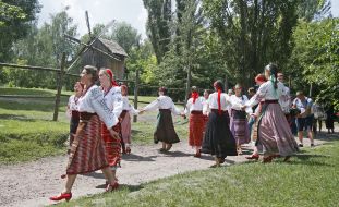 Girls in Ukrainian national costumes