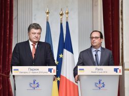Petro Poroshenko and Francois Hollande