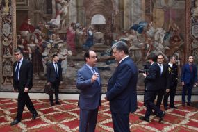 Petro Poroshenko and Francois Hollande