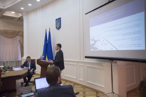 Євген Барах