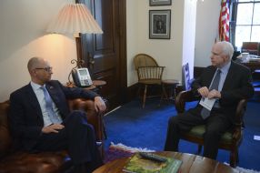 Arseniy Yatsenyuk and John McCain