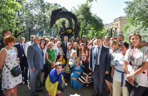 Poroshenko at the opening of Shevchenko monument