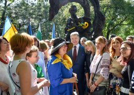 Poroshenko at the opening of Shevchenko monument