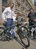 Vitaliy Klychko and Yuriy Zozulya