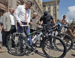 Vitaliy Klychko and Yuriy Zozulya