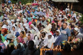 Первый всеукраинский крестный ход с молитвой за Украину