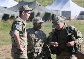 Військовослужбовці