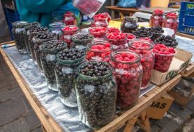 Trading of fruits