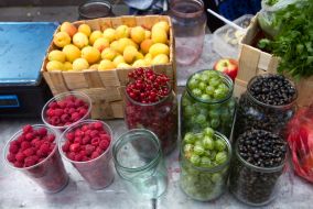 Trading of fruits