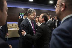 Petro Poroshenko and Francois Hollande