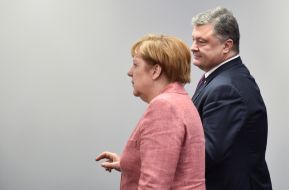 Petro Poroshenko and Angela Merkel