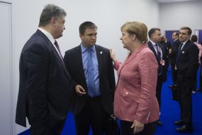 Petro Poroshenko, Pavlo Klimkin and Angela Merkel